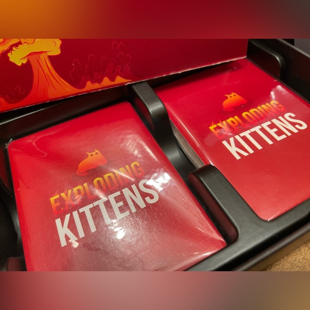 Exploding Kittens card game - Picture 4 of 4